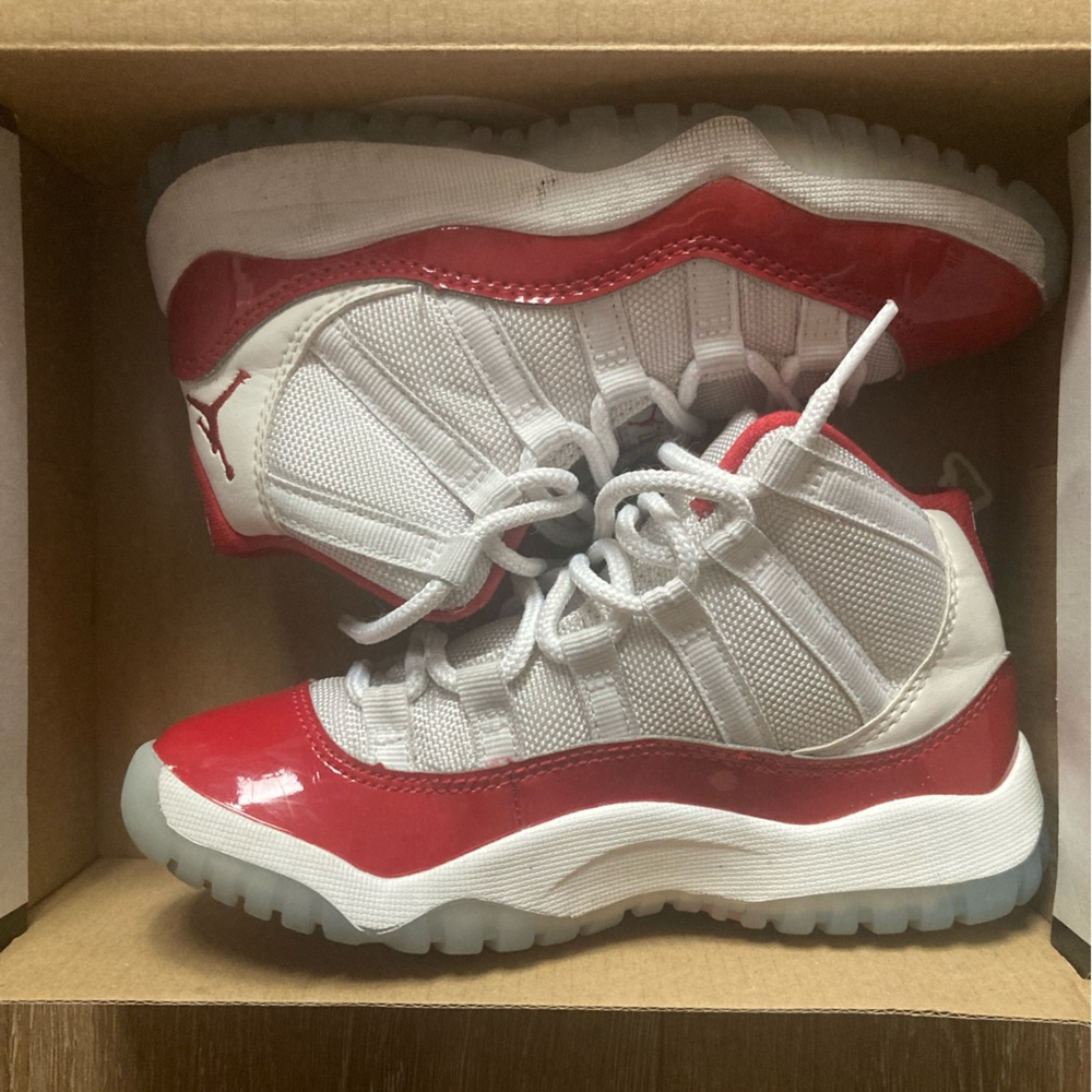Air Jordan 11 Used Red & White